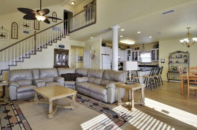 Bishop's Beach Home - Photo2