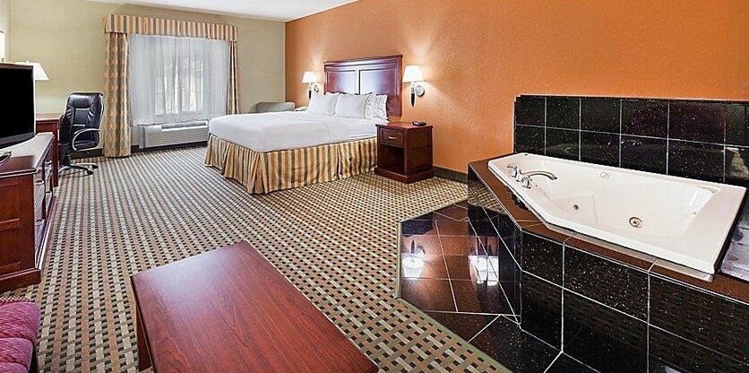 Holiday Inn Express Hotel & Suites Amarillo East - Photo2