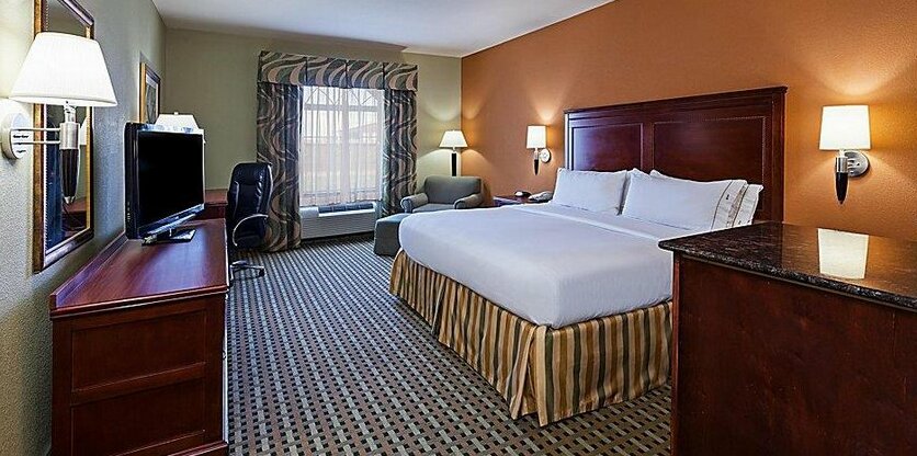 Holiday Inn Express Hotel & Suites Amarillo East - Photo3