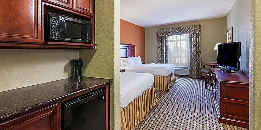 Holiday Inn Express Hotel & Suites Amarillo East - Photo4