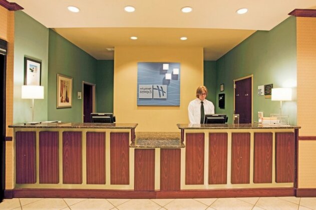 Holiday Inn Express Hotel & Suites Amarillo South - Photo2