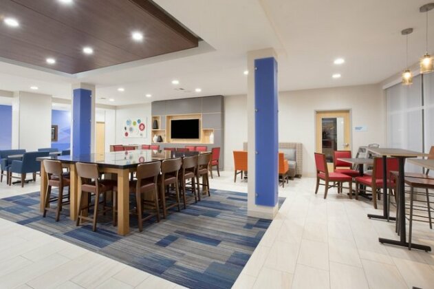 Holiday Inn Express Hotel & Suites Amarillo - Photo4