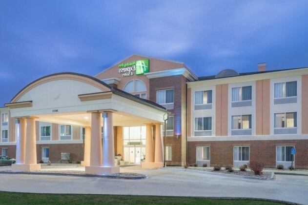 Holiday Inn Express Hotel & Suites Ames - Photo2