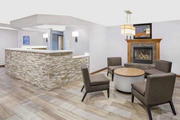 MICROTEL Inn and Suites - Ames - Photo4