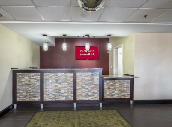 Red Roof Inn Ames - Photo3