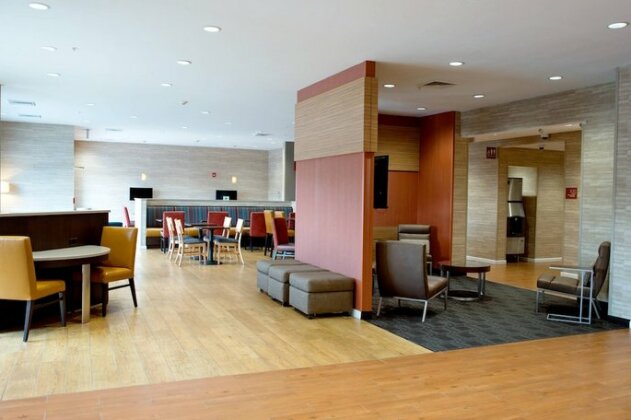 TownePlace Suites by Marriott Ames - Photo5