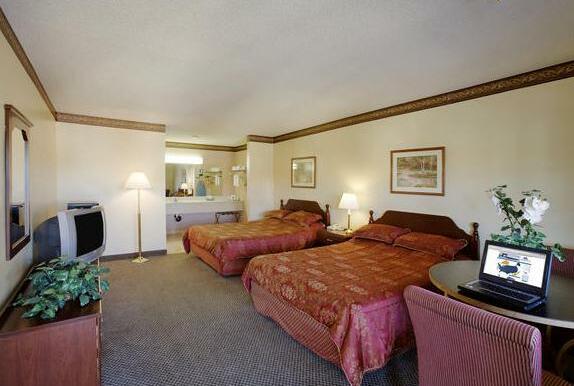 Americas Best Value Astoria Inn & Suites - Photo3