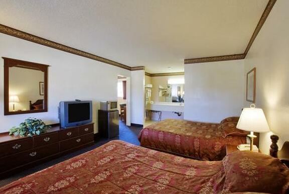 Americas Best Value Astoria Inn & Suites - Photo4
