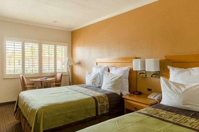 Anaheim Islander Inn & Suites - Photo5