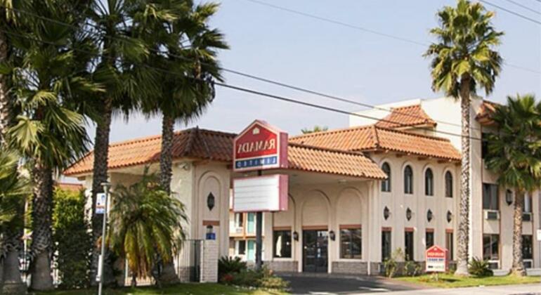 Days Inn by Wyndham Anaheim Near the Park