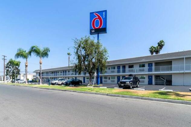 Motel 6 Anaheim - Fullerton East - Photo2