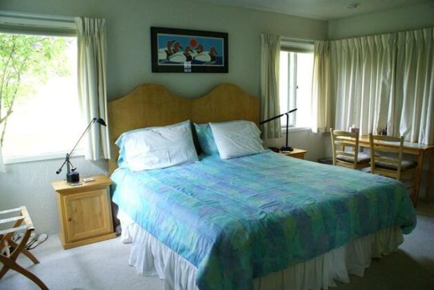 A Loons Nest Bed & Breakfast - Photo3
