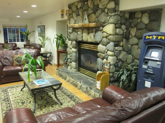 Microtel Inn & Suites by Wyndham Eagle River Anchorage Area - Photo4