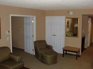 Holiday Inn Hotel and Suites Ann Arbor University of Michigan Area - Photo5