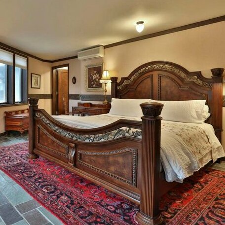 Stone Chalet Bed & Breakfast Inn - Photo2