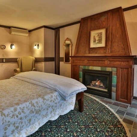 Stone Chalet Bed & Breakfast Inn - Photo4