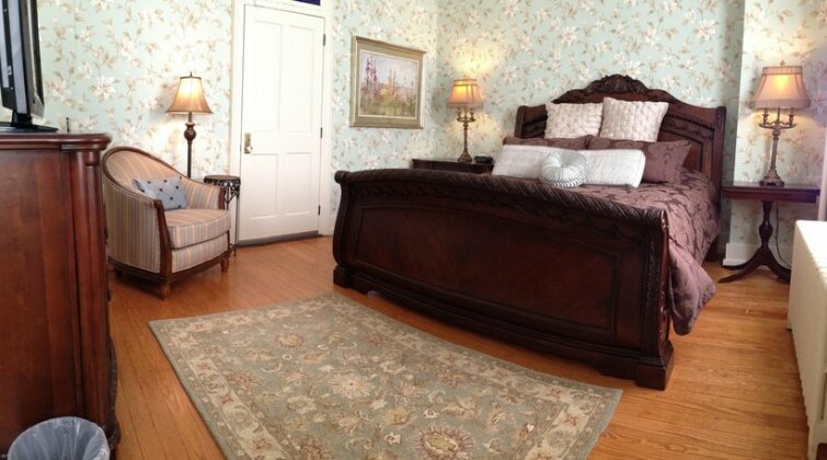 The Patriot House Bed & Breakfast - Photo5
