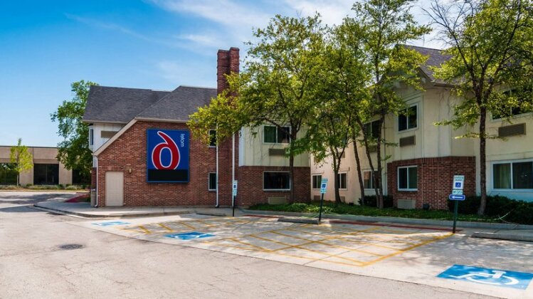 Motel 6 Chicago North Central - Arlington Heights - Photo2