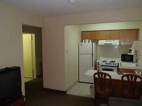 Econo Lodge Inn & Suites Arlington Texas - Photo2
