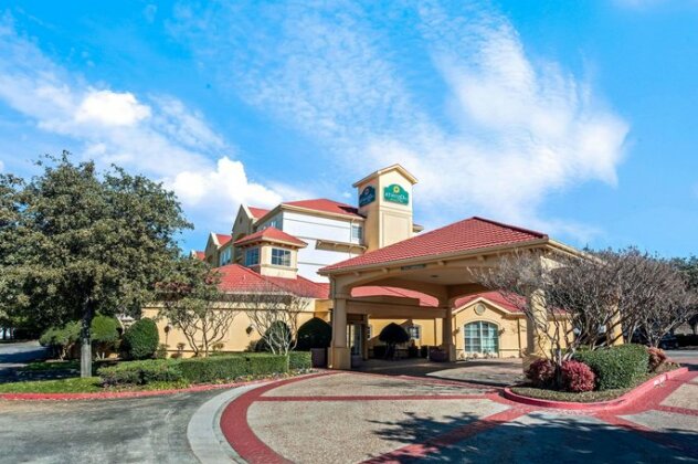 La Quinta Inn & Suites Dallas Arlington South - Photo3