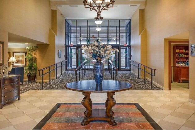 Clarion Collection Hotel Arlington Court Suites - Photo3