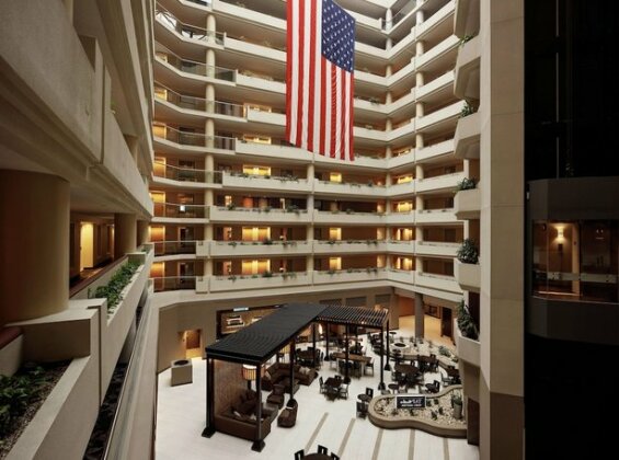 Embassy Suites Crystal City - National Airport - Photo3