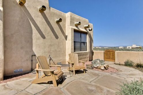 High Desert Three-bedroom Holiday Home - Photo2