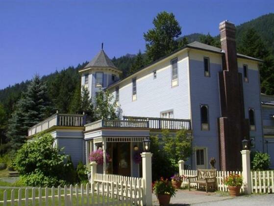 Alexander's Lodge