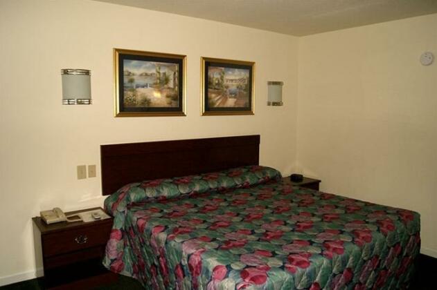 American Inn and Suites - Photo4