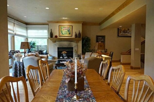 Snowmass Village Luxury 4 Bedroom at Owl Creek Townhome - Ski-in Ski-out - Photo5