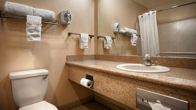 Best Western Plus Colony Inn - Photo5