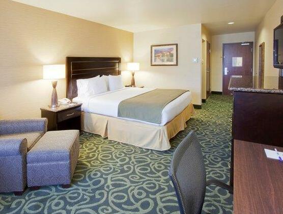 Holiday Inn Express Hotel & Suites Atascadero - Photo4