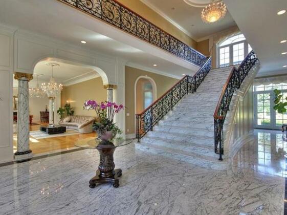 Exclusive Gated Estate in Silicon Valley - Photo3