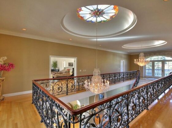 Exclusive Gated Estate in Silicon Valley - Photo4