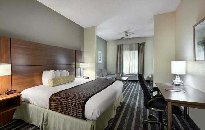 Best Western Plus Hotel & Suites Airport South - Photo4
