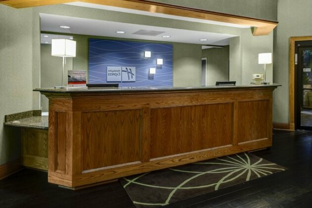 Holiday Inn Express Hotel & Suites Atlanta Buckhead - Photo3