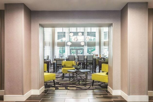 La Quinta Inn & Suites Atlanta Perimeter Medical Center - Photo5