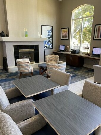 Holiday Inn Express Hotel & Suites Auburn - University Area - Photo5