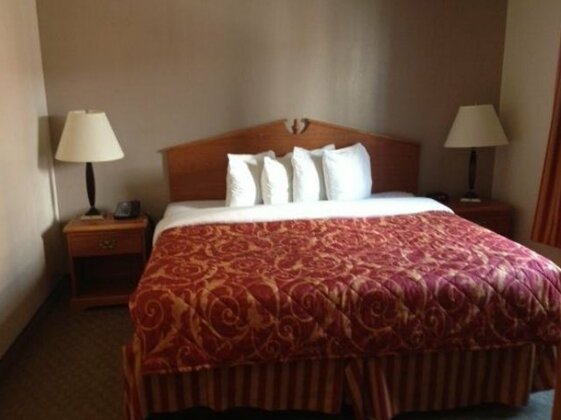 InTown Suites Extended Stay Auburn - Photo5