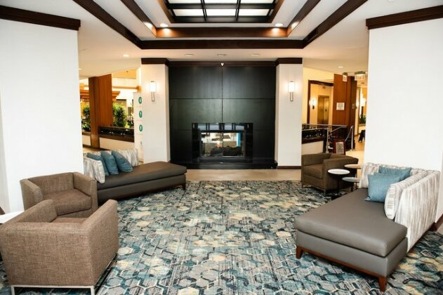 Embassy Suites by Hilton Auburn Hills - Photo3