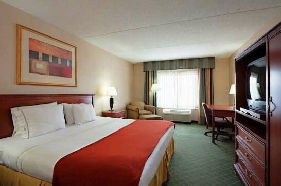 Holiday Inn Express & Suites Auburn - Photo5