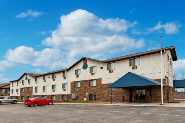Econo Lodge Inn & Suites Auburn - Photo2