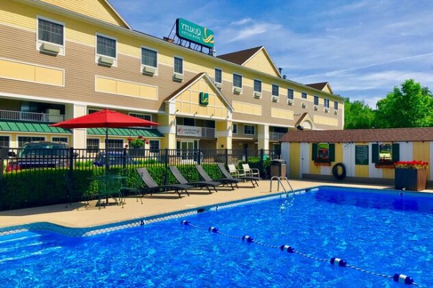 Quality Inn & Suites Evergreen Hotel - Photo2