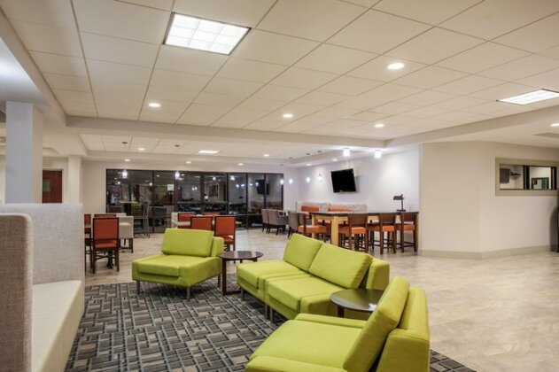 Holiday Inn Express & Suites Augusta West - Ft Gordon Area - Photo2