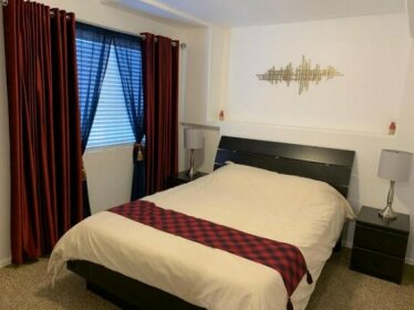 Big guest suite 1 bed 1 bath & spacious living