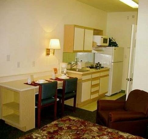 InTown Suites Extended Stay Denver/Aurora I-225 - Photo3