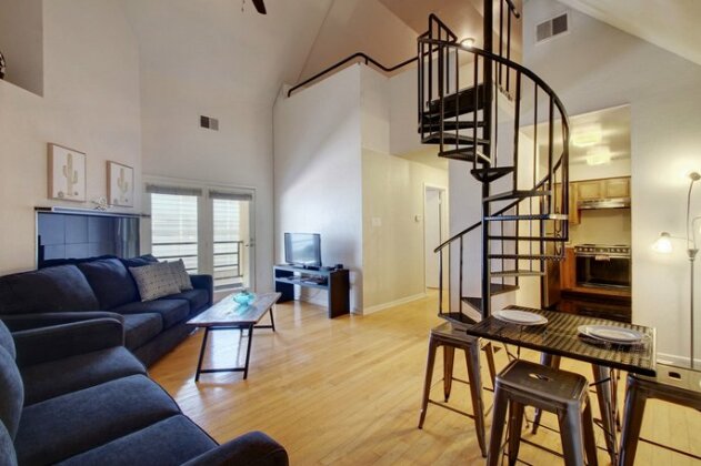 4 Bedroom Central Downtown Condo By Austinstays - Photo5