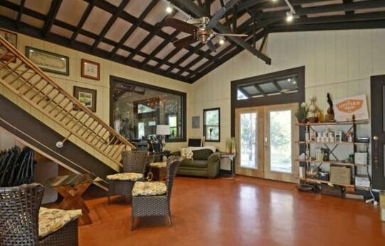 7 Br 8 Acre South Austin Multi Home Retreat By Redawning - Photo5
