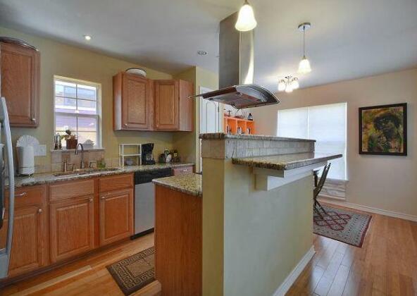 East Austin Home by TurnKey Vacation Rentals - Photo4