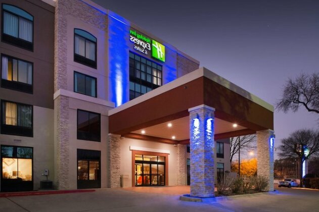 Holiday Inn Express Austin North Central - Photo2
